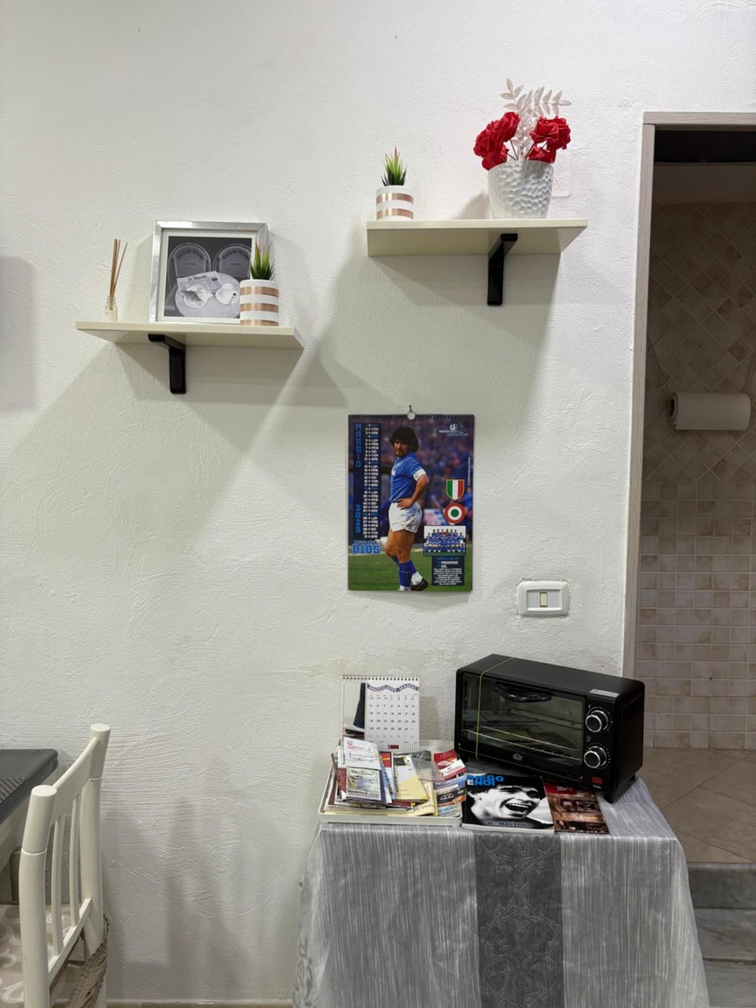 Guest House “Nonna Rossa” ナポリ エクステリア 写真